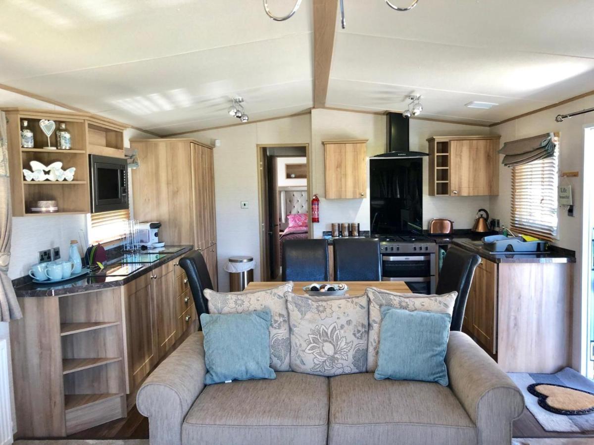 Blackpool Caravans Marton Mere エクステリア 写真