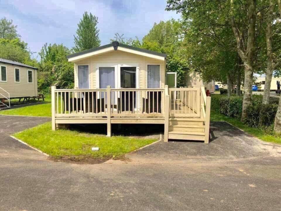 Blackpool Caravans Marton Mere エクステリア 写真