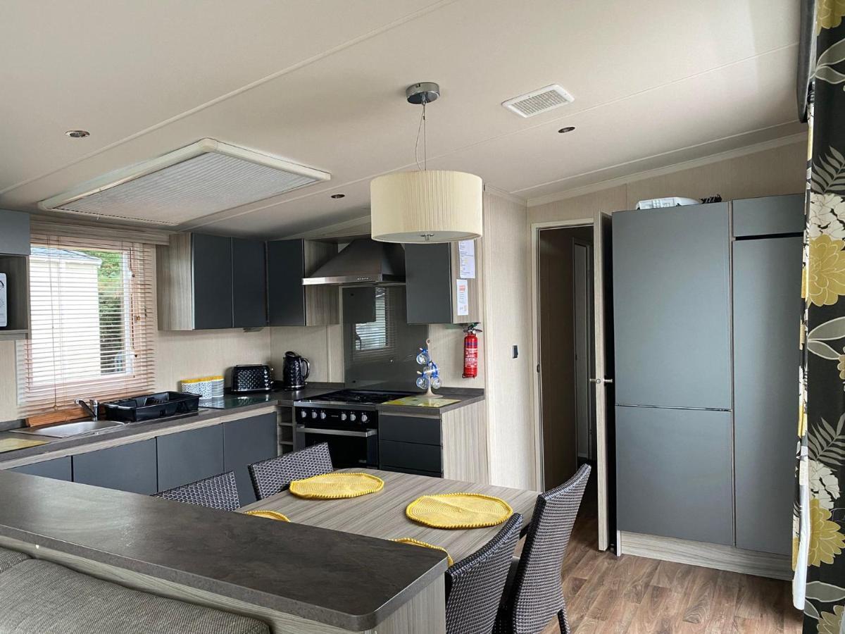 Blackpool Caravans Marton Mere エクステリア 写真