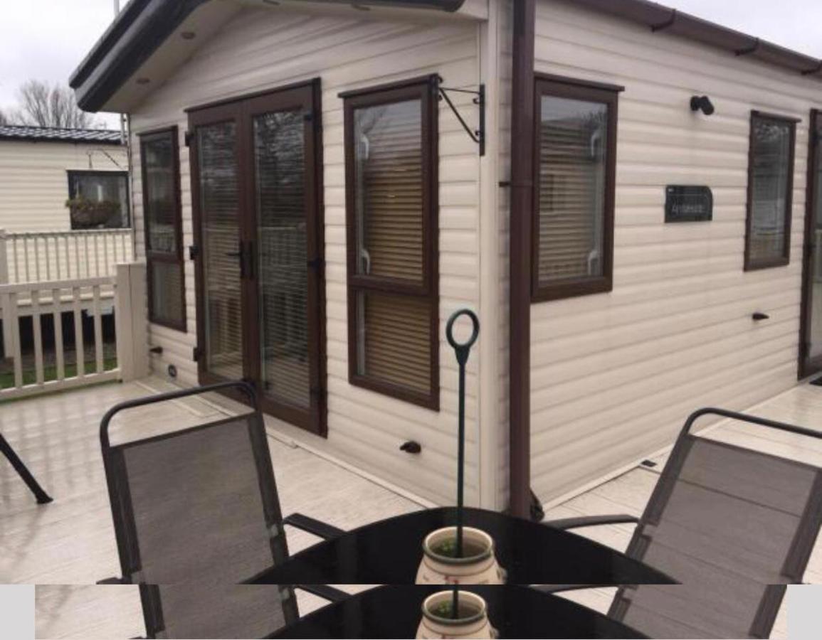 Blackpool Caravans Marton Mere エクステリア 写真