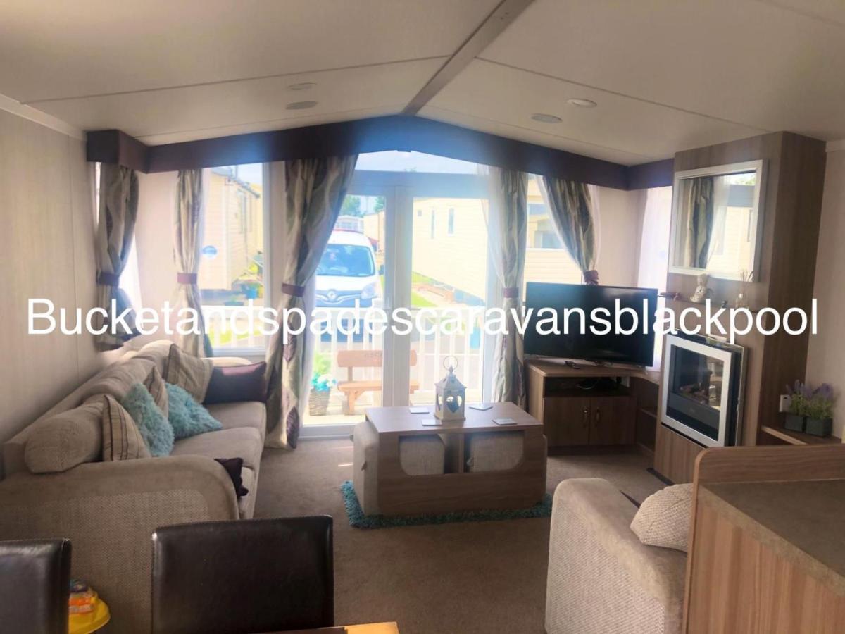 Blackpool Caravans Marton Mere エクステリア 写真