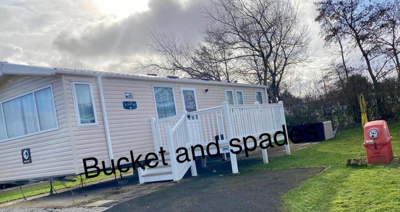 Blackpool Caravans Marton Mere エクステリア 写真
